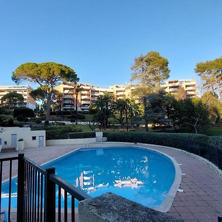 Charmant Appartement Residentiel Avec Terrasse, Jardin Privatif Et Piscine A Cannes Dış mekan fotoğraf