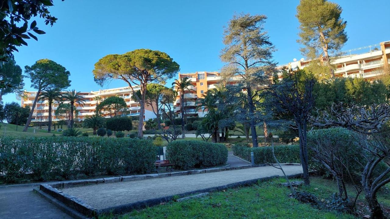 Charmant Appartement Residentiel Avec Terrasse, Jardin Privatif Et Piscine A Cannes Dış mekan fotoğraf