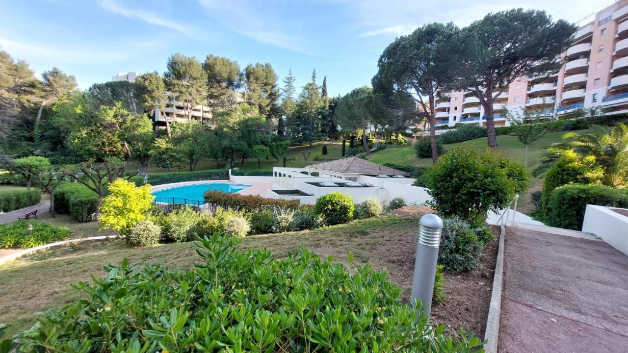 Charmant Appartement Residentiel Avec Terrasse, Jardin Privatif Et Piscine A Cannes Dış mekan fotoğraf