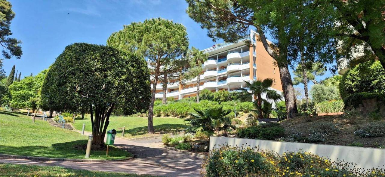 Charmant Appartement Residentiel Avec Terrasse, Jardin Privatif Et Piscine A Cannes Dış mekan fotoğraf