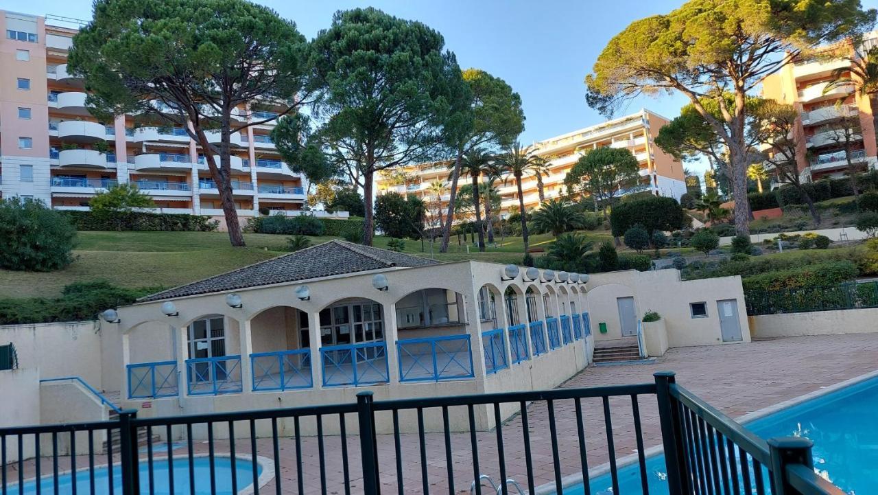 Charmant Appartement Residentiel Avec Terrasse, Jardin Privatif Et Piscine A Cannes Dış mekan fotoğraf